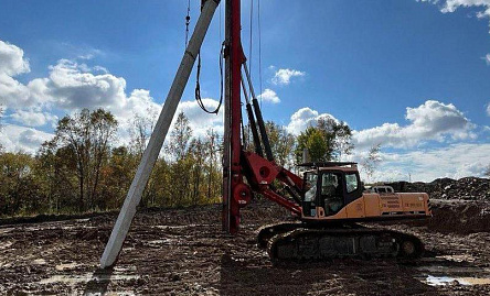 фото Погружение свай и проведение испытаний на объекте: «Многоквартирные жилые дома по ул. Воронежской в г. Хабаровске. 3 этап освоения территории. 8-11 этапы строительства».