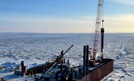 фото Испытания свайного основания на объекте: «Строительство морского угольного терминала на базе Сырадасайского угольного месторождения»